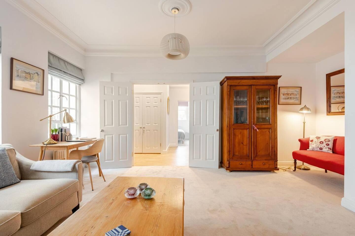 Nordic Regency Apartment Cheltenham